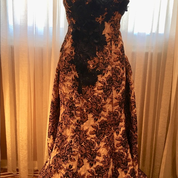 Madarari incredible evening gown, size M/L - Picture 5 of 12